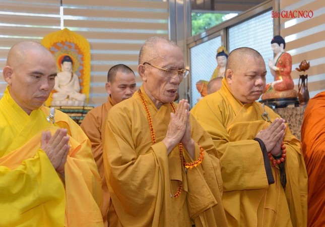 Hòa thượng Thích Huệ Trí được Trung ương Giáo hội công cử tham gia Ban Trị sự, Đại hội suy cử Trưởng ban Trị sự GHPGVN tỉnh Bà Rịa-Vũng Tàu và tân Ban Trị sự phát nguyện &quot;y giáo phụng hành&quot; và tri ân sự quan tâm, huấn thị của Đức Quyền Pháp chủ