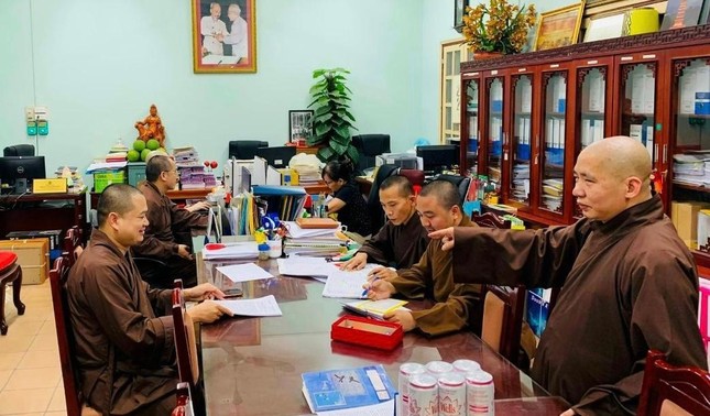 Thượng toạ Thích Thanh Tuấn trong buổi làm việc chiều 22-11 Thượng toạ Thích Thanh Tuấn trong buổi làm việc chiều 22-11