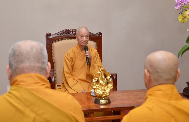 Đức Pháp chủ huấn thị