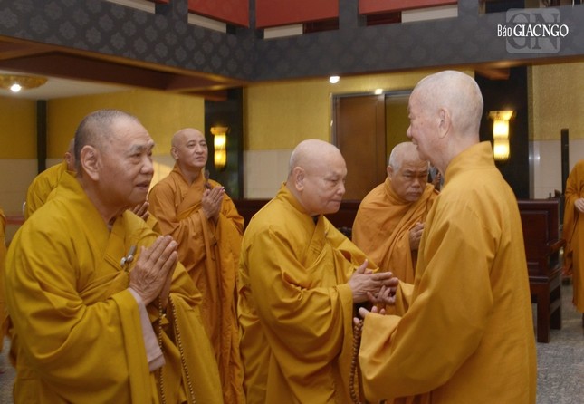 Với Hòa thượng Chủ tịch Hội đồng Trị sự