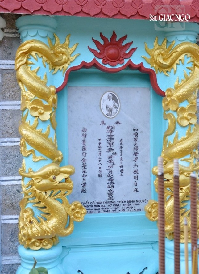 Bia văn tại bảo tháp Đại lão Hòa thượng Thích Minh Nguyệt tại tổ đình Thiên Thai Bia văn tại bảo tháp Đại lão Hòa thượng Thích Minh Nguyệt tại tổ đình Thiên Thai