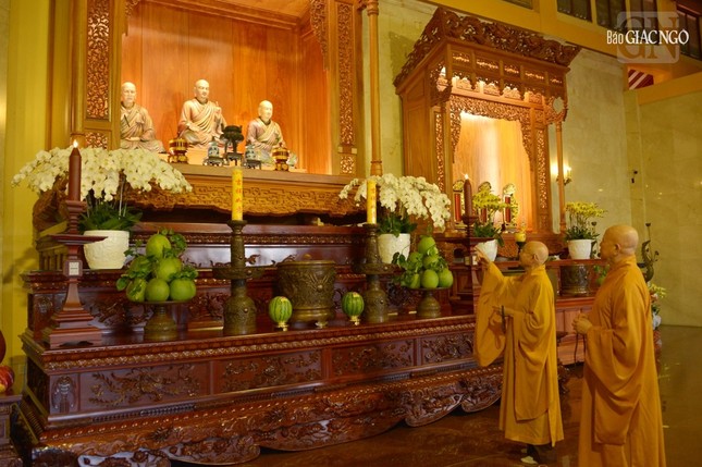 Tại Tổ đường Việt Nam Quốc Tự