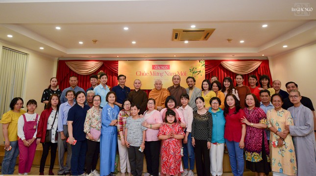 Buổi họp mặt đầu năm tại trụ sở tòa soạn Báo Giác Ngộ sáng mồng 6 Tết Quý Mão