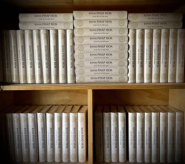 Kinh Pháp hoa - Giản yếu và Tiểu bản của tác giả Thích Tâm Thiện