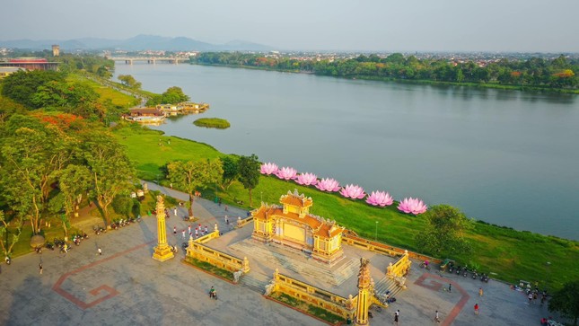 Công trình kính mừng Phật đản là sự sáng tạo mang dấu ấn của Tăng Ni trẻ ở Thừa Thiên Huế