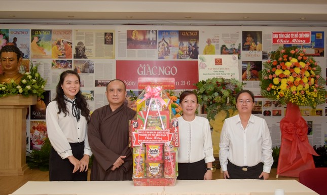 Đoàn lãnh đạo Đảng ủy, UBND, UBMTTQVN P.Võ Thị Sáu, Q.3