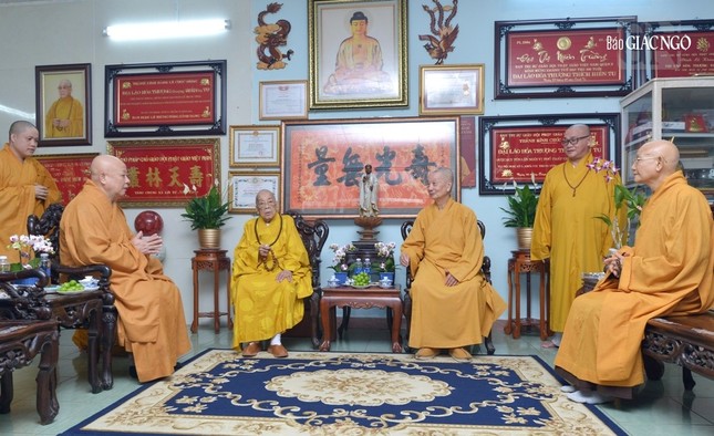 Tại phương trượng chùa Phật Học Xá Lợi Tại phương trượng chùa Phật Học Xá Lợi