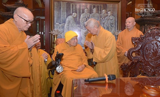 Trưởng lão Hòa thượng Thích Trí Quảng bày tỏ sự kính trọng đối với Thiền sư Thích Thanh Từ, về cốt cách tu hành và chí hướng phục hồi Thiền phái Trúc Lâm