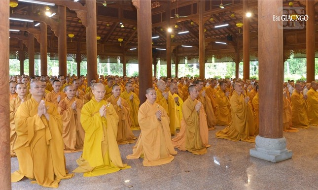 Và thỉnh cầu Đức Pháp chủ GHPGVN giáo giới