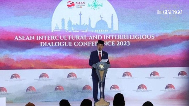 Tổng thống Indonesia Joko Widodo phát biểu trong phiên khai mạc Tổng thống Indonesia Joko Widodo phát biểu trong phiên khai mạc