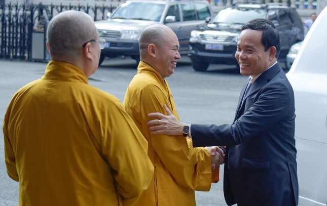 Phó Thủ tướng Trần Lưu Quang hoan hỷ chia sẻ có dịp trở lại thăm Việt Nam Quốc Tự sau 3 năm, lúc còn là Phó Bí thư Thường trực Thành ủy TP.HCM