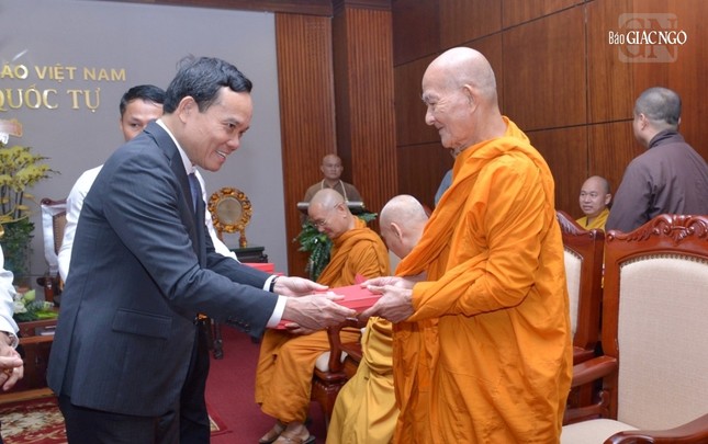 Với Trưởng lão Hòa thượng Giác Giới