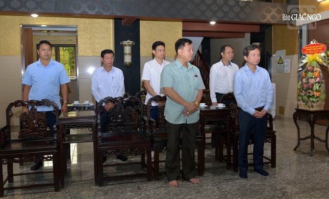 Nguyên Chủ tịch nước Nguyễn Xuân Phúc và các vị tháp tùng đến thăm Đức Pháp chủ GHPGVN và chúc Đại lễ Vu lan, lễ Phật tại chùa Huê Nghiêm, trú xứ của Trưởng lão Hòa thượng Thích Trí Quảng Nguyên Chủ tịch nước Nguyễn Xuân Phúc và các vị tháp tùng đến thăm Đức Pháp chủ GHPGVN và chúc Đại lễ Vu lan, lễ Phật tại chùa Huê Nghiêm, trú xứ của Trưởng lão Hòa thượng Thích Trí Quảng