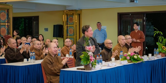 Chư tôn đức tham dự - Ảnh: Viện Trần Nhân Tông Chư tôn đức tham dự - Ảnh: Viện Trần Nhân Tông