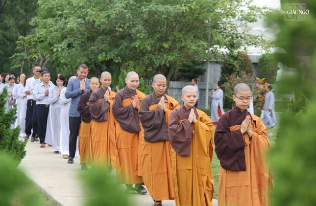 Hữu nhiễu tưởng niệm Hữu nhiễu tưởng niệm