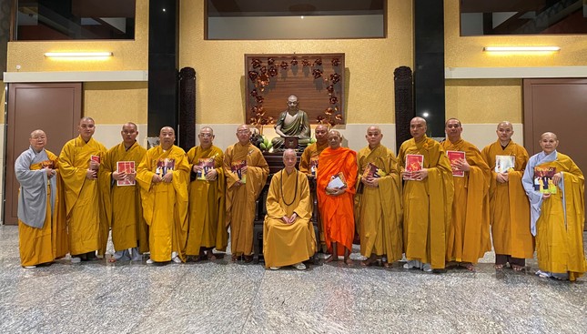 Ban Thường trực Ban Trị sự GHPGVN TP.Cần Thơ với Đức Pháp chủ GHPGVN Ban Thường trực Ban Trị sự GHPGVN TP.Cần Thơ với Đức Pháp chủ GHPGVN