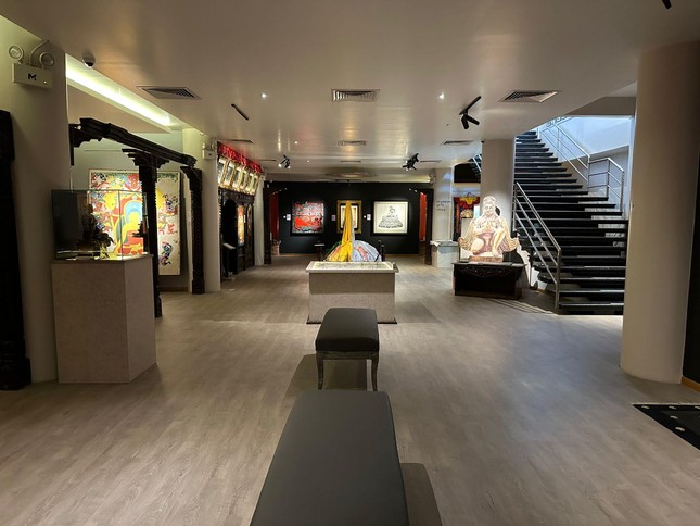 Hơn 100 tác phẩm của 80 nghệ sĩ được trưng bày Hơn 100 tác phẩm của 80 nghệ sĩ được trưng bày