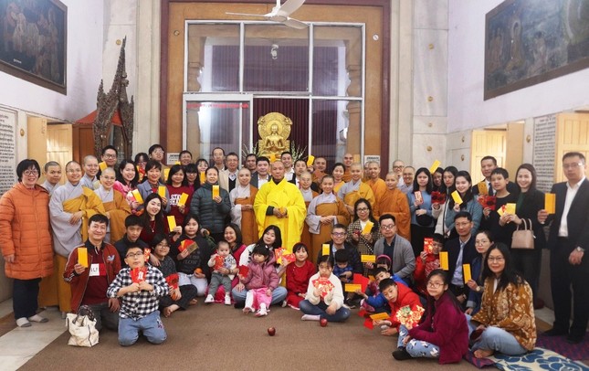 Cùng giữ lại khoảnh khắc thiêng liêng của người Việt Cùng giữ lại khoảnh khắc thiêng liêng của người Việt