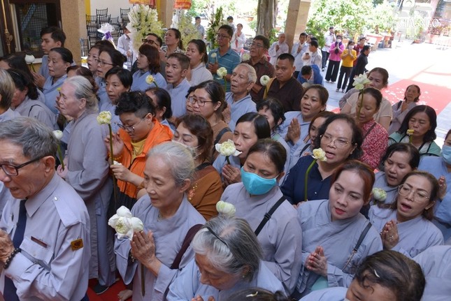 Hình ảnh về Lễ nhập kim quan Trưởng lão Hòa thượng Thích Hiển Tu tại chùa Phật Học Xá Lợi chiều 13-2-2024