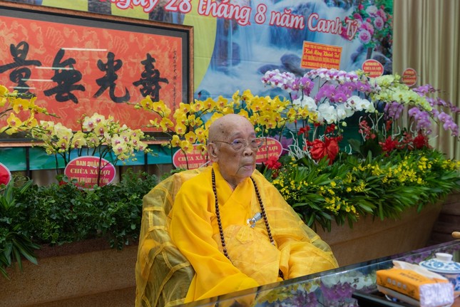 Ngài được suy tôn lên ngôi vị Phó Pháp chủ Hội đồng Chứng minh GHPGVN - Ảnh: Đăng Huy Ngài được suy tôn lên ngôi vị Phó Pháp chủ Hội đồng Chứng minh GHPGVN - Ảnh: Đăng Huy