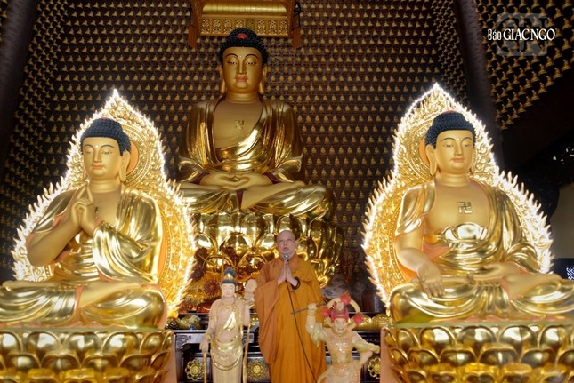 Hòa thượng Thích Lệ Trang chia sẻ về ý nghĩa của Tam bảo và 5 giới căn bản của người Phật tử tại gia