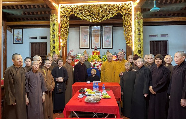 Hình ảnh chư Tăng Ni Ban Thường trực Ban Trị sự GHPGVN tỉnh Hải Dương thăm, vấn an Ni trưởng Thích Đàm Thảo Hình ảnh chư Tăng Ni Ban Thường trực Ban Trị sự GHPGVN tỉnh Hải Dương thăm, vấn an Ni trưởng Thích Đàm Thảo