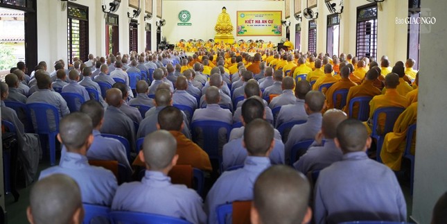 Quang cảnh buổi họp tại giảng đường chùa Từ Đàm