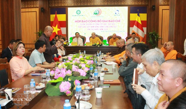 Quang cảnh buổi họp báo Quang cảnh buổi họp báo