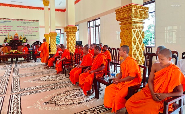 Học viện Phật giáo Nam tông Khmer là một trong 4 cơ sở đào tạo đại học và sau đại học thuộc GHPGVN Học viện Phật giáo Nam tông Khmer là một trong 4 cơ sở đào tạo đại học và sau đại học thuộc GHPGVN