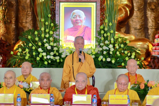 Đức Pháp chủ GHPGVN đạo từ