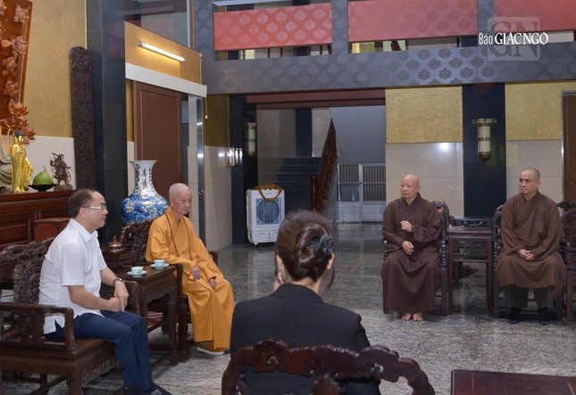 Đức Pháp chủ GHPGVN cũng chia sẻ quan điểm, nhận định về công tác tổ chức Đại lễ Vesak và về một số hiện tượng mang màu sắc tôn giáo