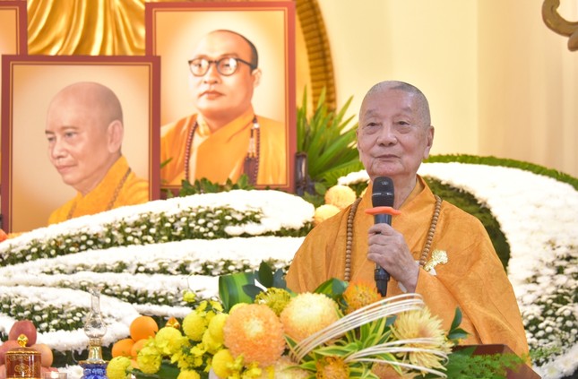 Đức Pháp chủ GHPGVN ban đạo từ