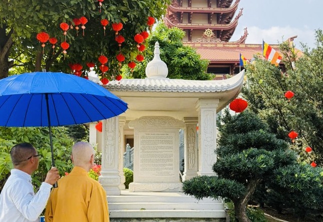 Trước chùa Thanh Tâm Trước chùa Thanh Tâm