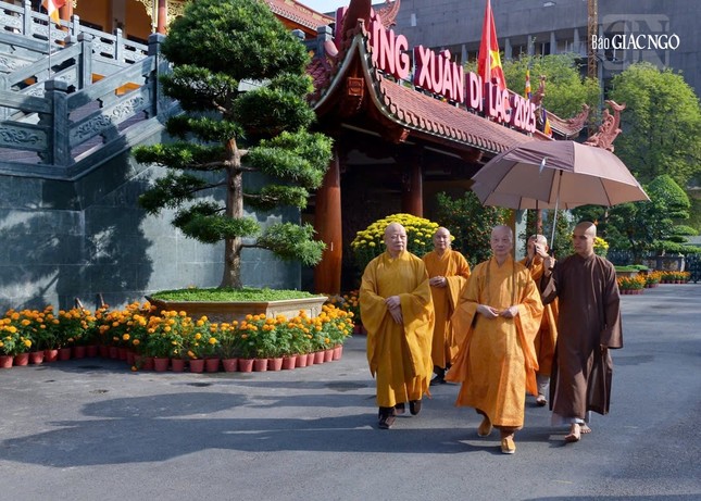 Tại Việt Nam Quốc Tự sáng 29 tháng Chạp năm Giáp Thìn Tại Việt Nam Quốc Tự sáng 29 tháng Chạp năm Giáp Thìn