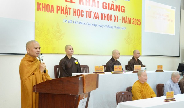 Thượng tọa Thích Giác Hoàng phát biểu khai mạc