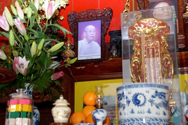 Chân dung Trưởng lão Hòa thượng Thích Chơn Thiện tại tổ đường thiền viện Vạn Hạnh Chân dung Trưởng lão Hòa thượng Thích Chơn Thiện tại tổ đường thiền viện Vạn Hạnh