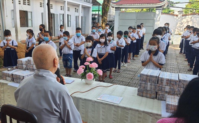 Quang cảnh buổi lễ tổng kết - Ảnh: Chùa Sùng Đức Quang cảnh buổi lễ tổng kết - Ảnh: Chùa Sùng Đức
