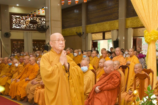 Trưởng lão Hòa thượng Thích Như Niệm đọc lời tưởng niệm của Trung ương GHPGVN