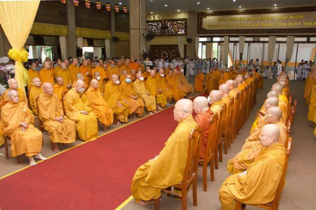 Chư tôn đức tham dự