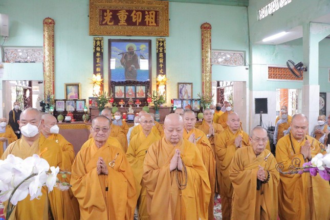 Đoàn Ban Trị sự GHPGVN TP.HCM do Hòa thượng Thích Lệ Trang, Trưởng ban Trị sự GHPGVN TP.HCM dẫn đầu Đoàn Ban Trị sự GHPGVN TP.HCM do Hòa thượng Thích Lệ Trang, Trưởng ban Trị sự GHPGVN TP.HCM dẫn đầu