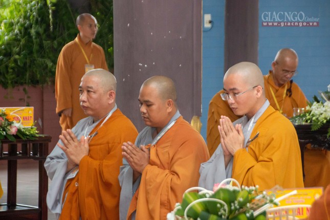 Đàn giới Tỳ-kheo tấn đàn mỗi lần 3 vị