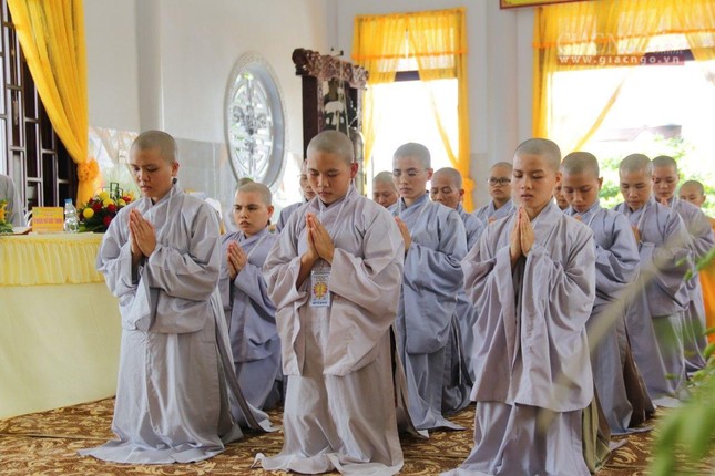 Giới tử thọ giới Sa-di-ni