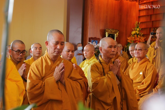 Môn đồ pháp quyến nhớ niệm thâm ân Trưởng lão Hòa thượng Ân sư Môn đồ pháp quyến nhớ niệm thâm ân Trưởng lão Hòa thượng Ân sư