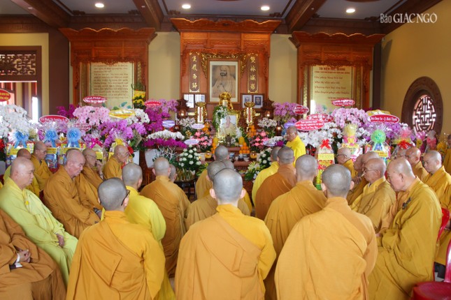 Trang nghiêm lễ tưởng niệm Trưởng lão Hòa thượng Thích Minh Cảnh Trang nghiêm lễ tưởng niệm Trưởng lão Hòa thượng Thích Minh Cảnh