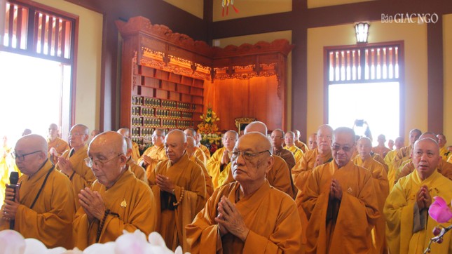 Chư tôn đức thành kính tưởng niệm Chư tôn đức thành kính tưởng niệm