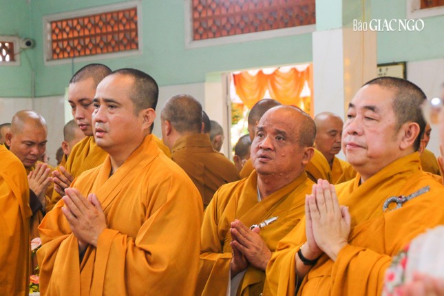 Nhất tâm cầu nguyện Giác linh cố Hòa thượng cao đăng Phật quốc