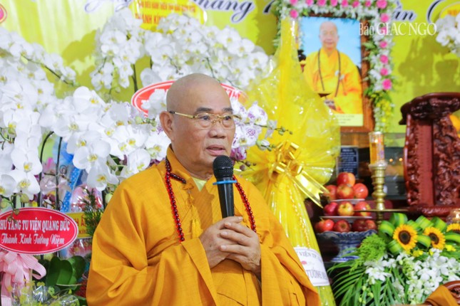 Hòa thượng Thích Lãng Huỳnh đại diện tông phong ban lời huấn từ