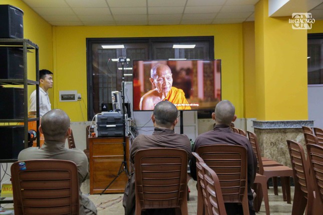 Tổng duyệt phim tư liệu 30 năm Phật giáo An Giang sẽ được công chiếu chính thức vào sáng mai