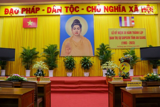 Hội trường chùa Bình An