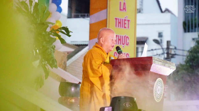 Hòa thượng Thích Thiện Minh tuyên đọc Diễn văn Phật đản Phật lịch 2567 của Hòa thượng Chủ tịch Hội đồng Trị sự